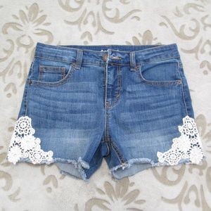 ❤Cat & Jack Girls Denim Shorts with Lace Design